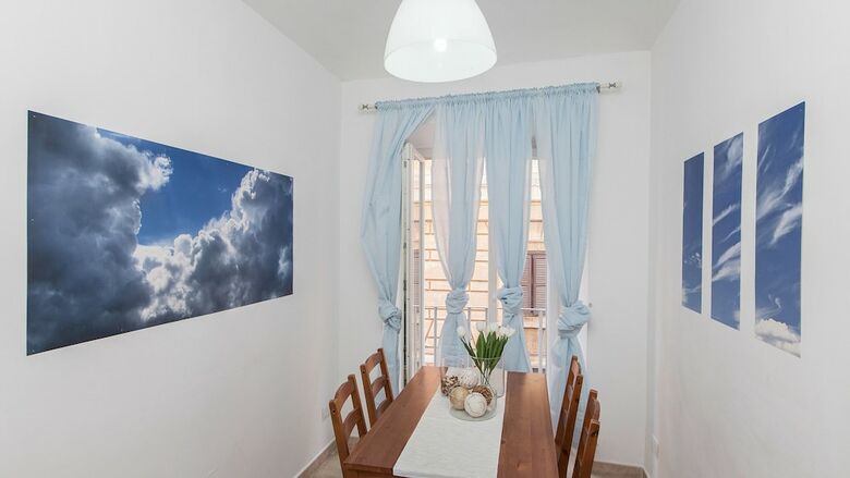 Apartamento Rental In Rome Arenula Balcony