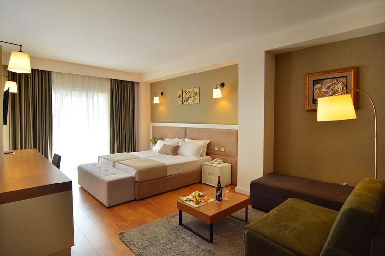 Hotel Sandy Beach Resort