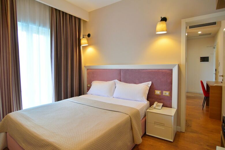Hotel Sandy Beach Resort