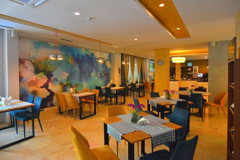 Hotel Sandy Beach Resort
