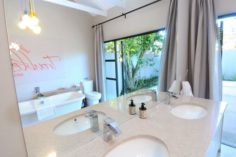 Hotel Ocean Breeze