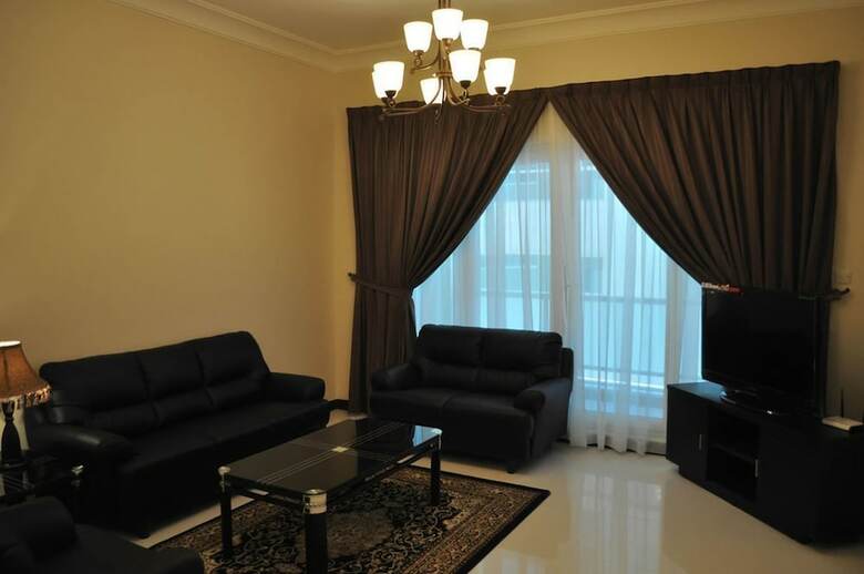 Golden Treasure Tower Family Apartment