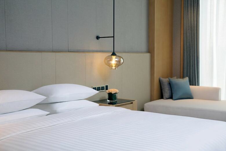 Hotel Courtyard By Marriott Zhengzhou Airport