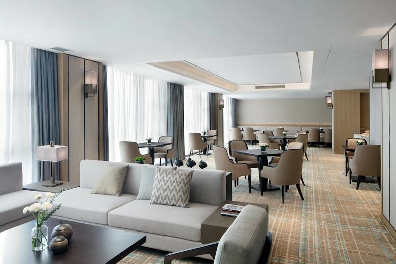Hotel Courtyard By Marriott Zhengzhou Airport
