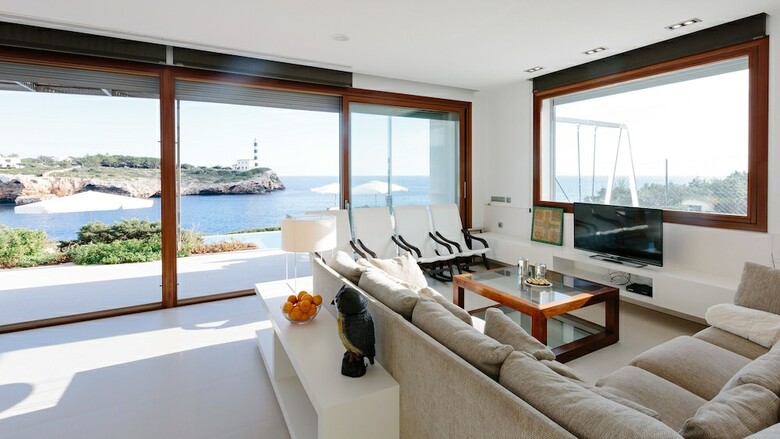 Sea Front Luxurious Villa