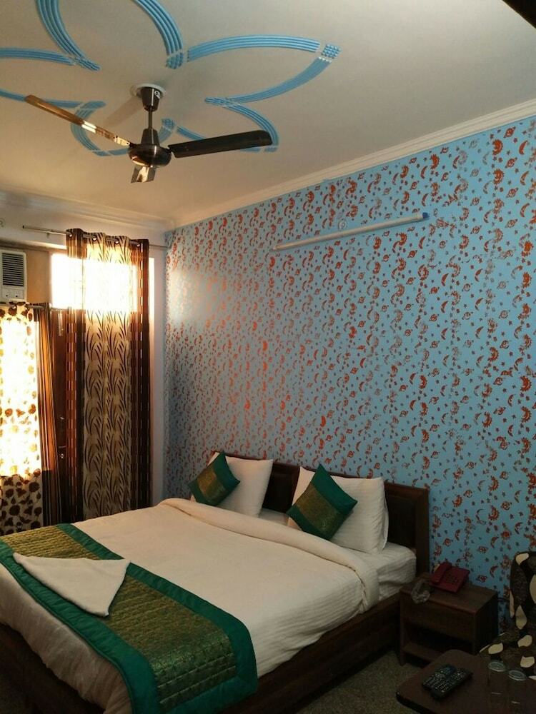 Hotel Westend Residency