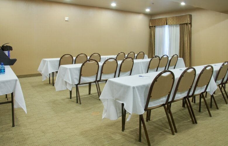 Holiday Inn Express Hotel & Suites Natchitoches