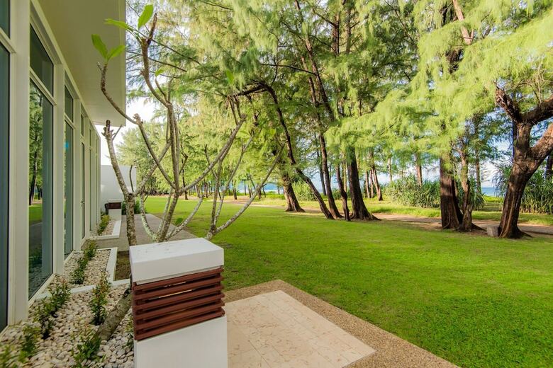 Excellence Beachfront Villa