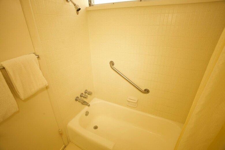 Hotel Golden Host Resort