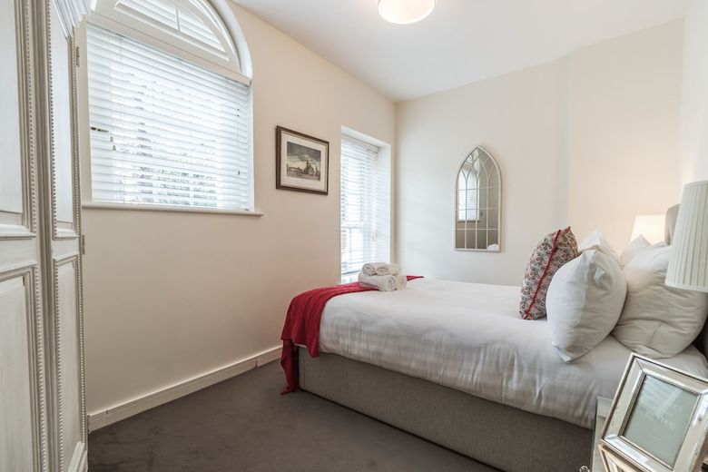 Apartamentos The Eamon Develara Suite - Hiphipstay
