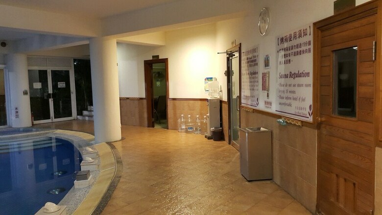 Yifeng Business Motel