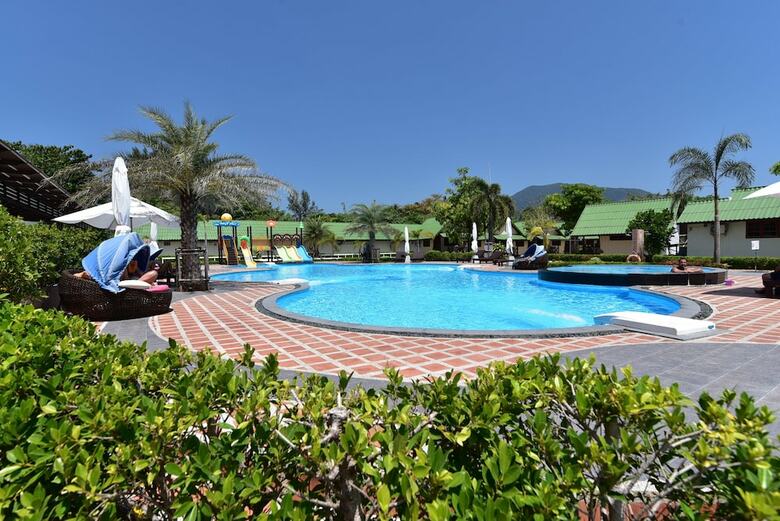 Hotel Varin Beach Resort
