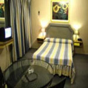 Hotel Embassy All Suites
