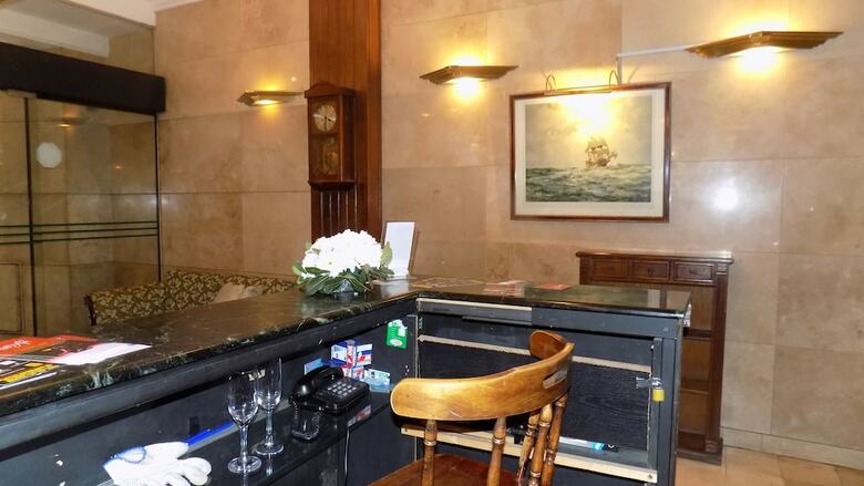 Hotel Mayflower Suites