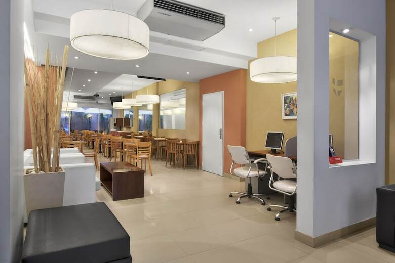 Hotel Mil�n