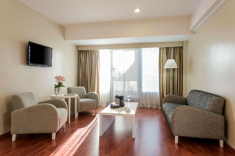 Hotel NH Buenos Aires Latino