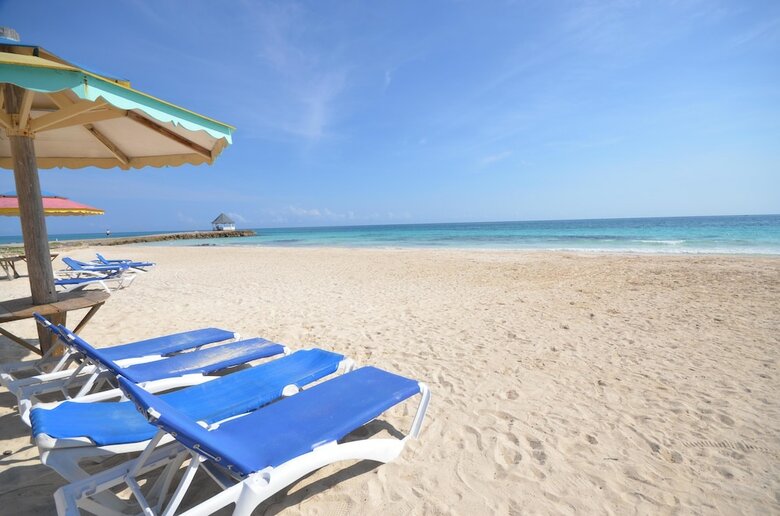 Azure Cove, Silver Sands. Jamaica Villas 5br