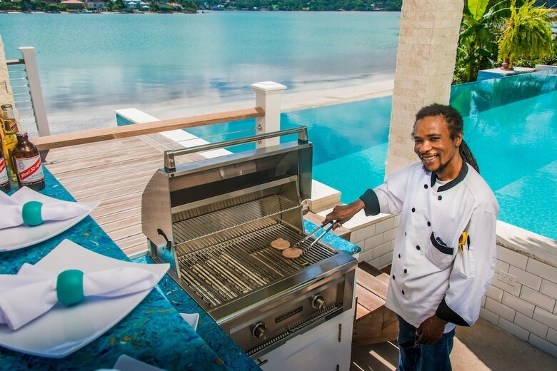 Villa Everything Nice By The Sea In Montego Bay 5br