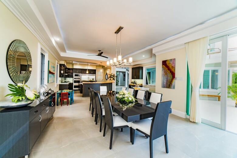 Villa Everything Nice By The Sea In Montego Bay 5br