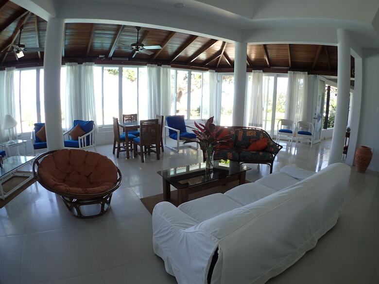 Villa Siesta - Runaway Bay 5br