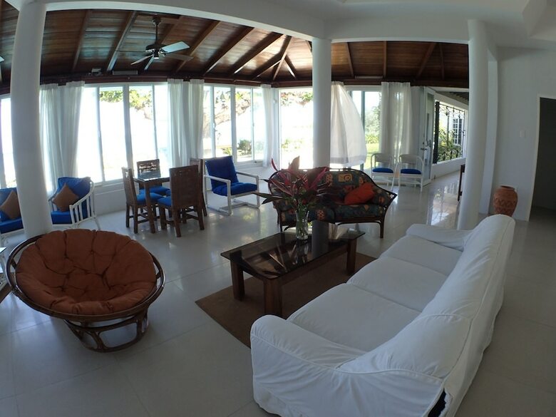 Villa Siesta - Runaway Bay 5br