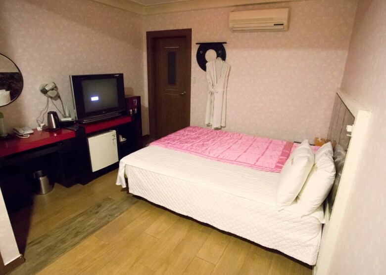 Hotel Ritz Hostel