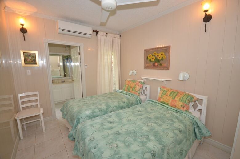Idleawile Villa, 5br By Jamaican Treasures
