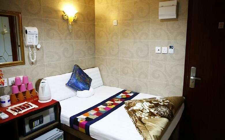 Hotel Traveller's Hostel
