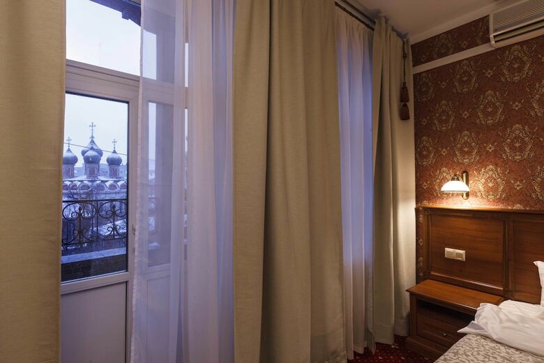 Esquire Hotel