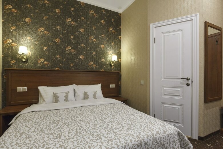 Esquire Hotel