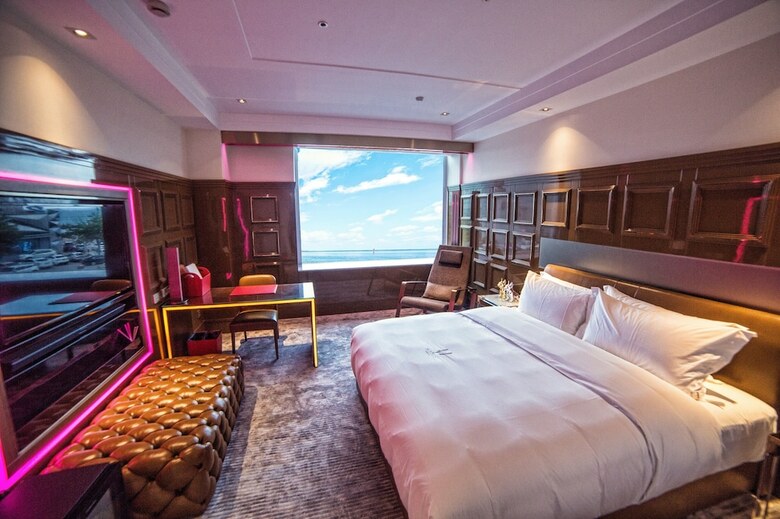 U Hotels