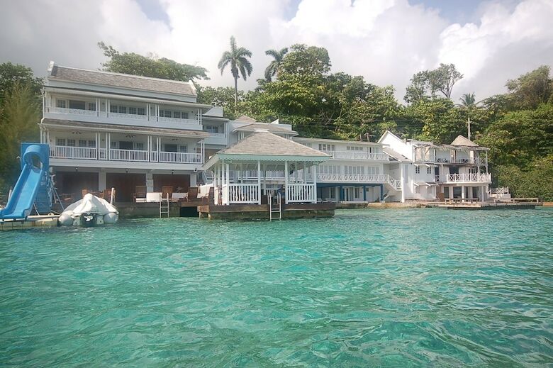 San Bar 6br By Jamaican Treasures