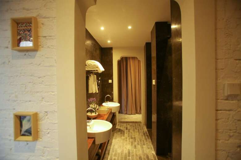 Lijiang Starlight Snow Mountain Hotel