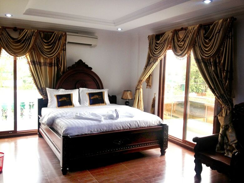 Emerald Bb Battambang Hotel