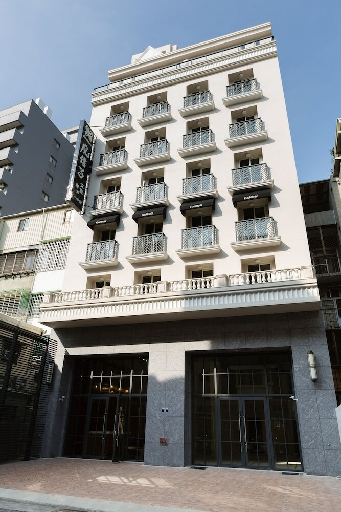 Hotel Funhouseyz
