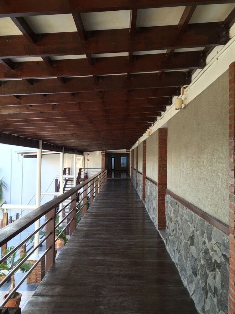 Mango Valley Hotel 1