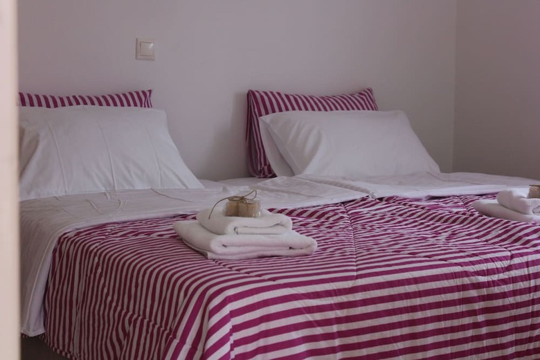 Aaron Studios Apartments