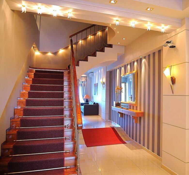 Avra Hotel