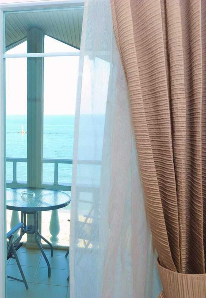 Avra Hotel