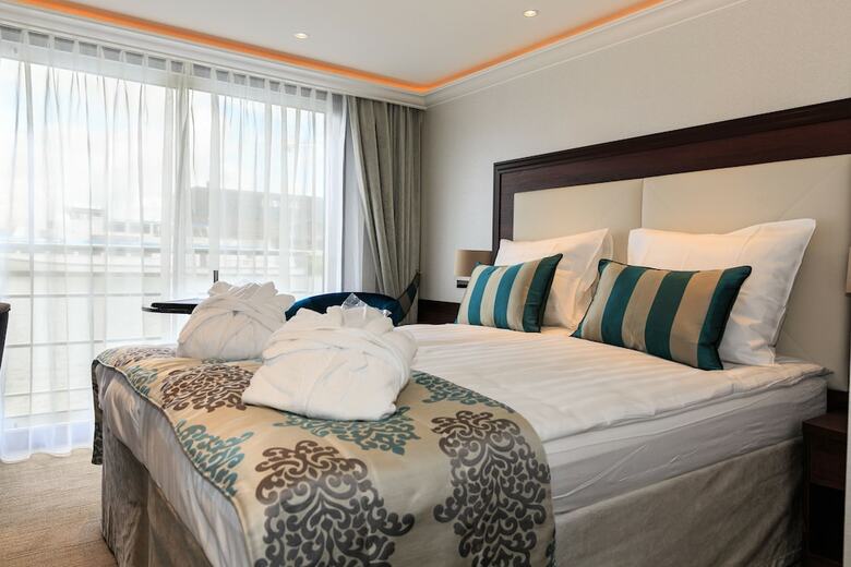 Hotel Select Ms Charles Dickens - Neuss