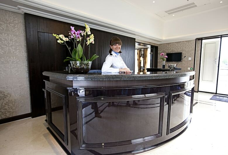 Hotel Select Ms Charles Dickens - Neuss