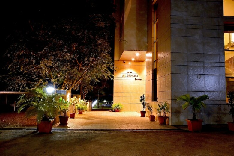 Hotel Sadhana Executive