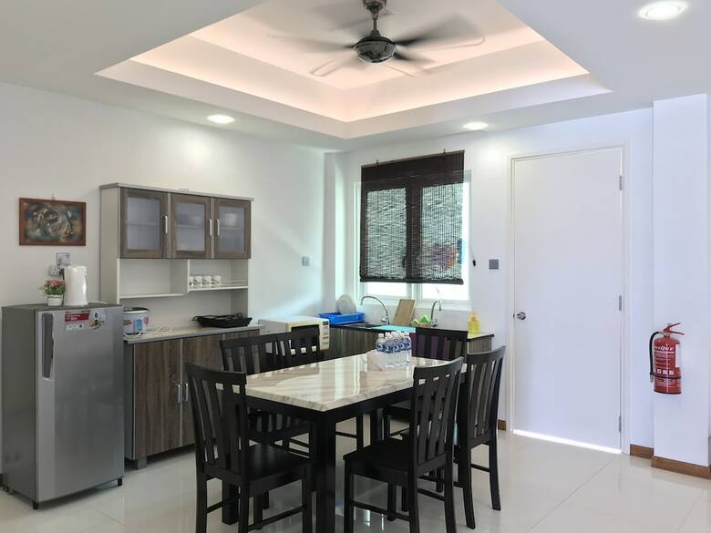 Apartamentos Sunset Seaview Vacation Condos @ Crystal Condo