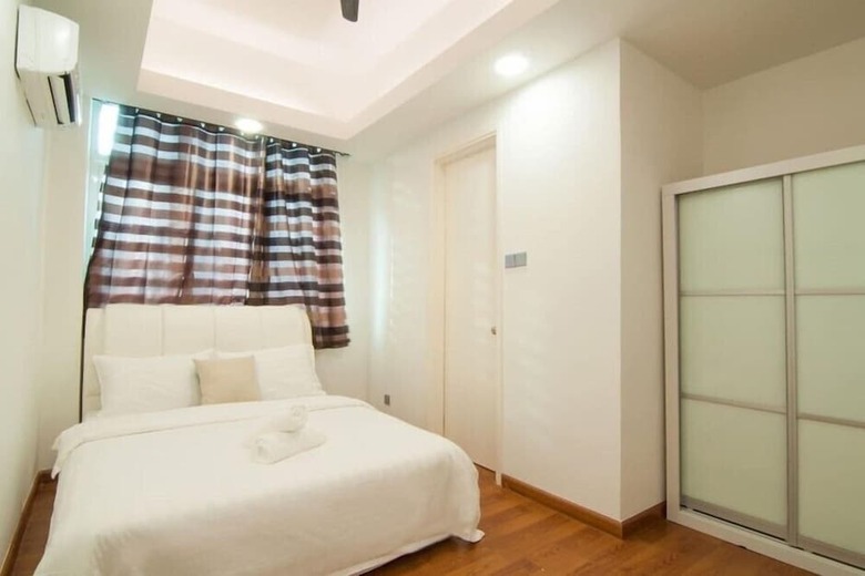 Apartamentos Sunset Seaview Vacation Condos @ Crystal Condo