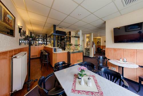 Hostal Hotel-pension Lender