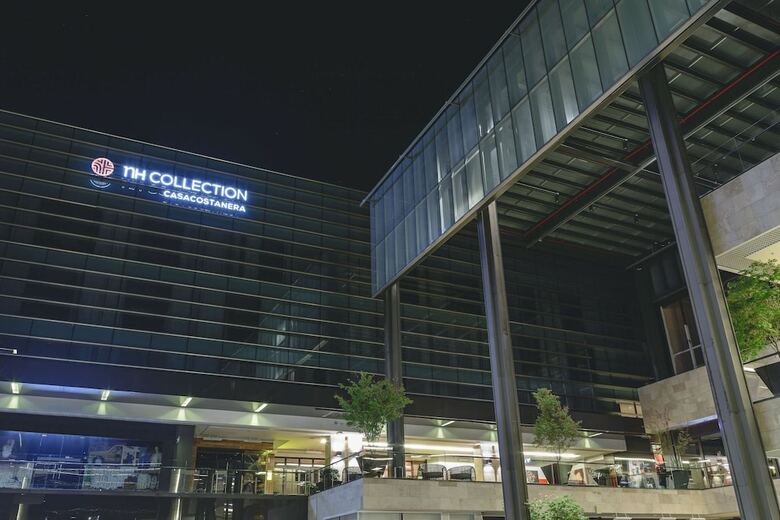 Hotel NH Collection Santiago Casacostanera