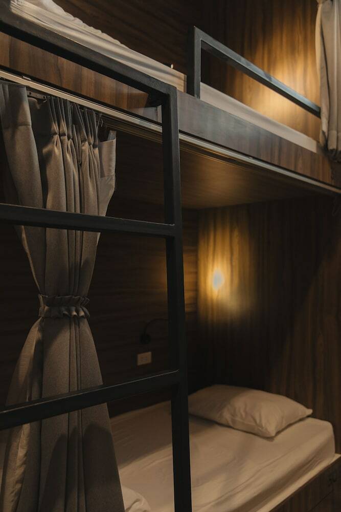 Hostal Hostel Urby