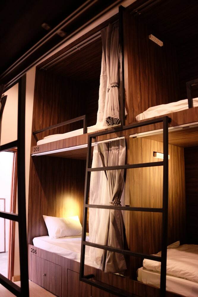 Hostal Hostel Urby