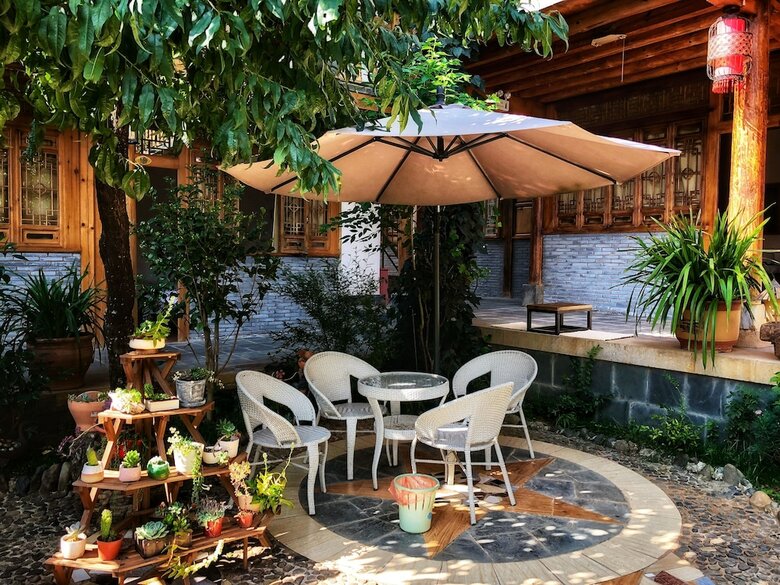 Hotel Tourists Courtyard