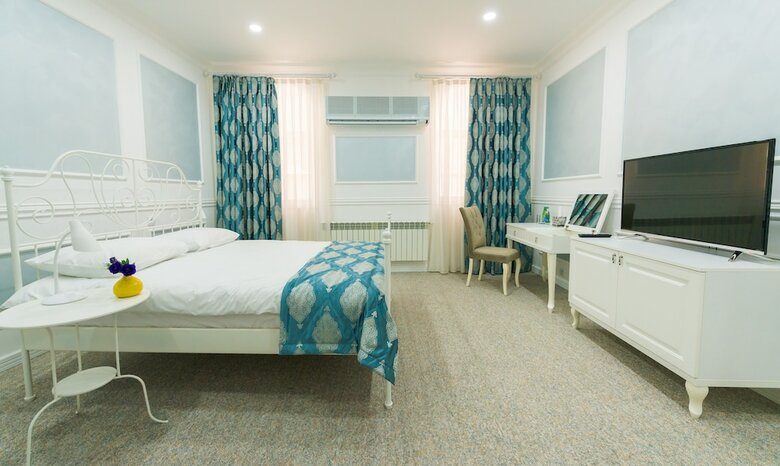 Two Seasons Boutique Hotel